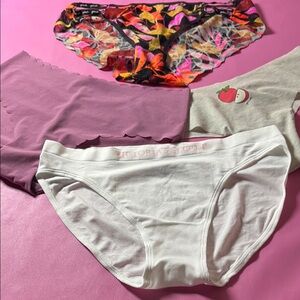 Victoria's Secret Panty Set - Multicolor